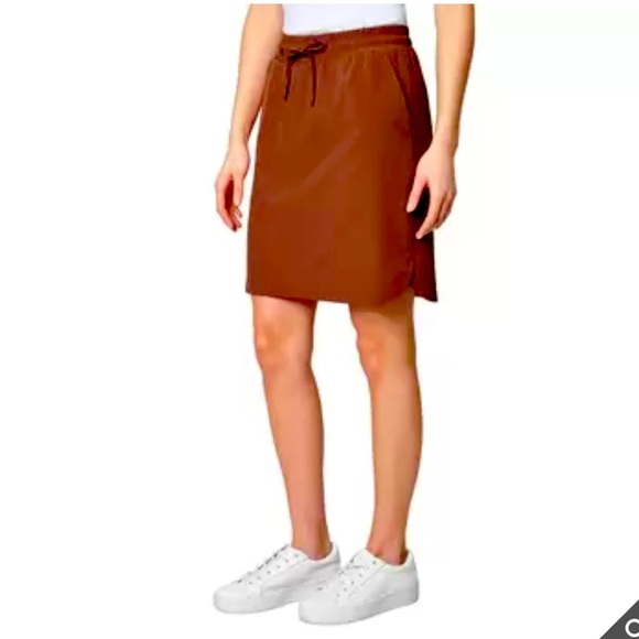 NWT Mondetta Mahogany Color  Active Skirt Size M side Pockets - Picture 1 of 15